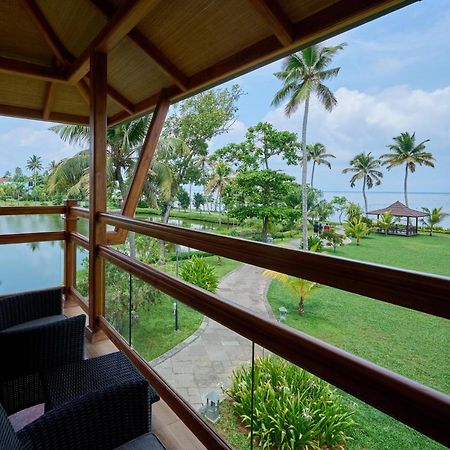 Gokulam Grand Resort & Spa, Кумараком Екстериор снимка