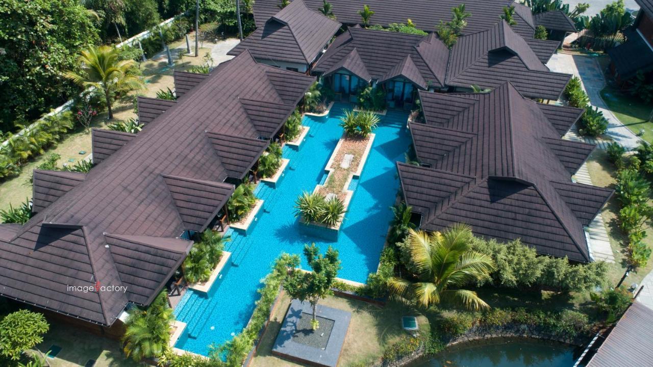 Gokulam Grand Resort & Spa, Кумараком Екстериор снимка