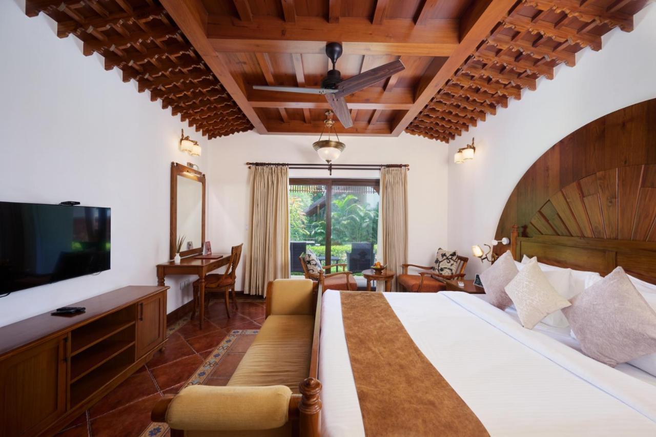 Gokulam Grand Resort & Spa, Кумараком Екстериор снимка
