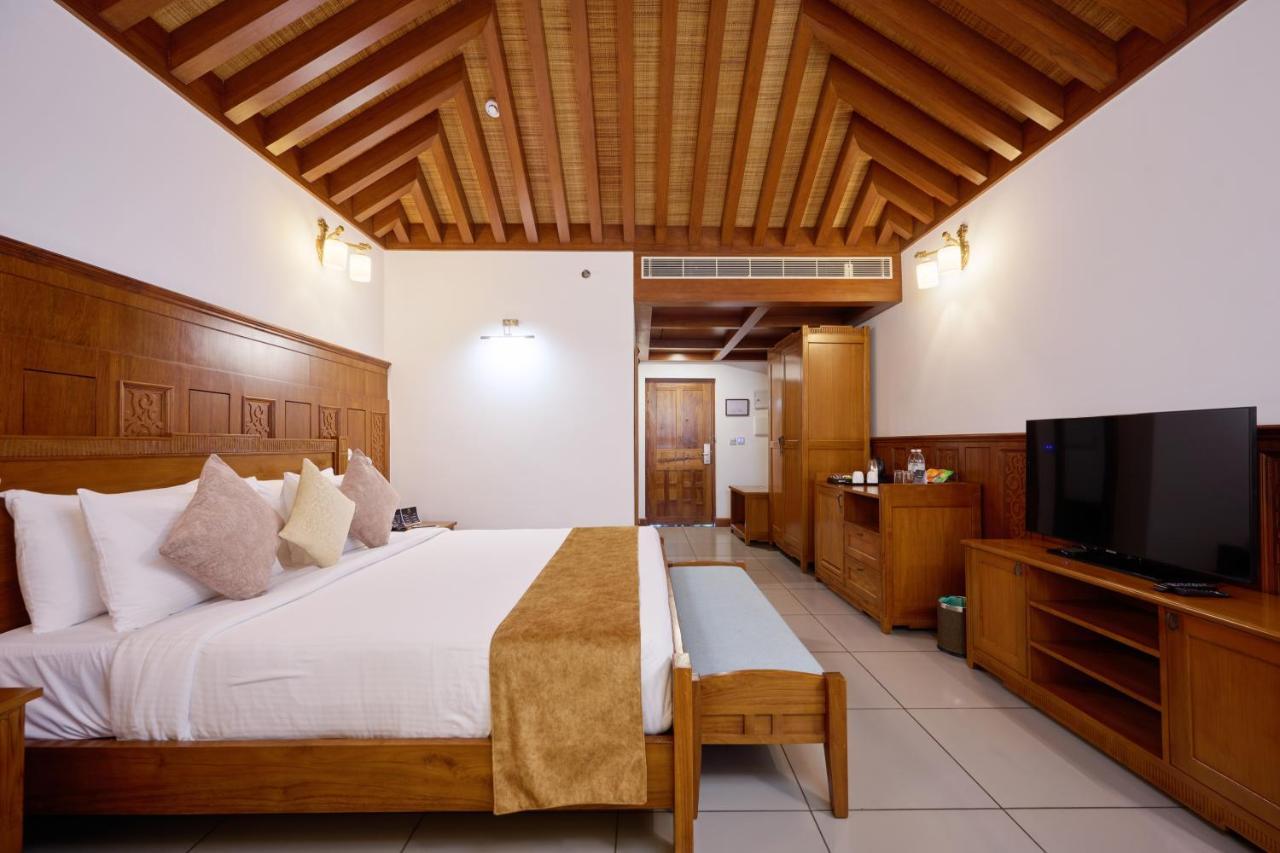 Gokulam Grand Resort & Spa, Кумараком Екстериор снимка