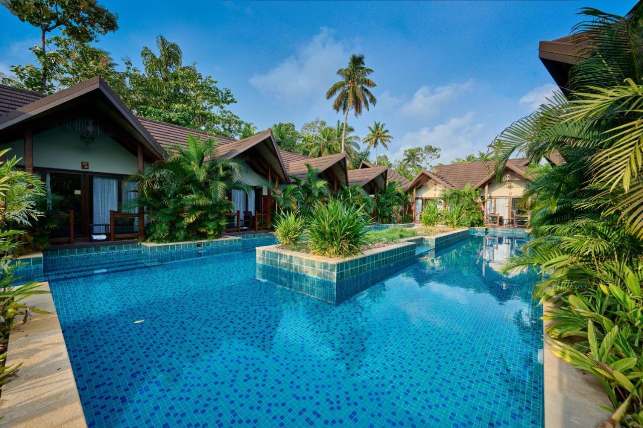 Gokulam Grand Resort & Spa, Кумараком Екстериор снимка