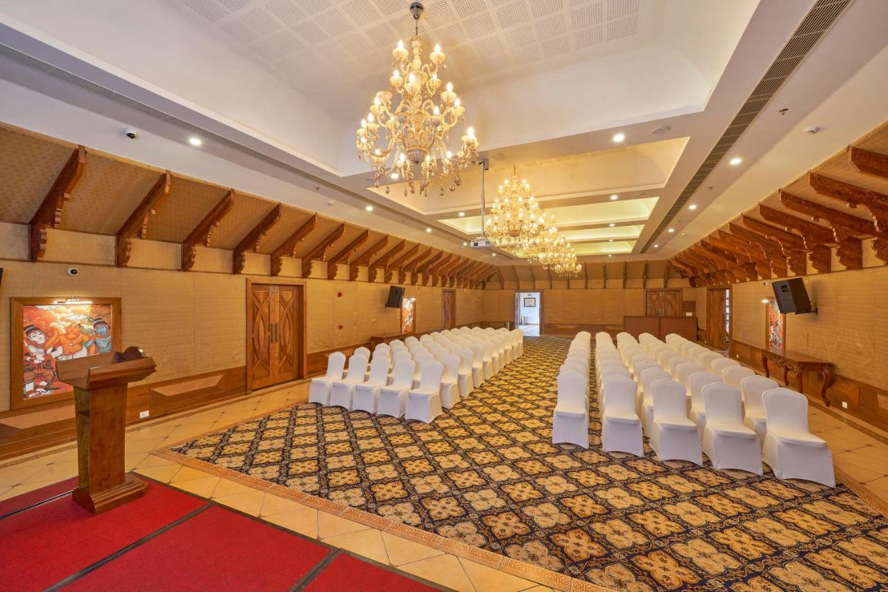 Gokulam Grand Resort & Spa, Кумараком Екстериор снимка