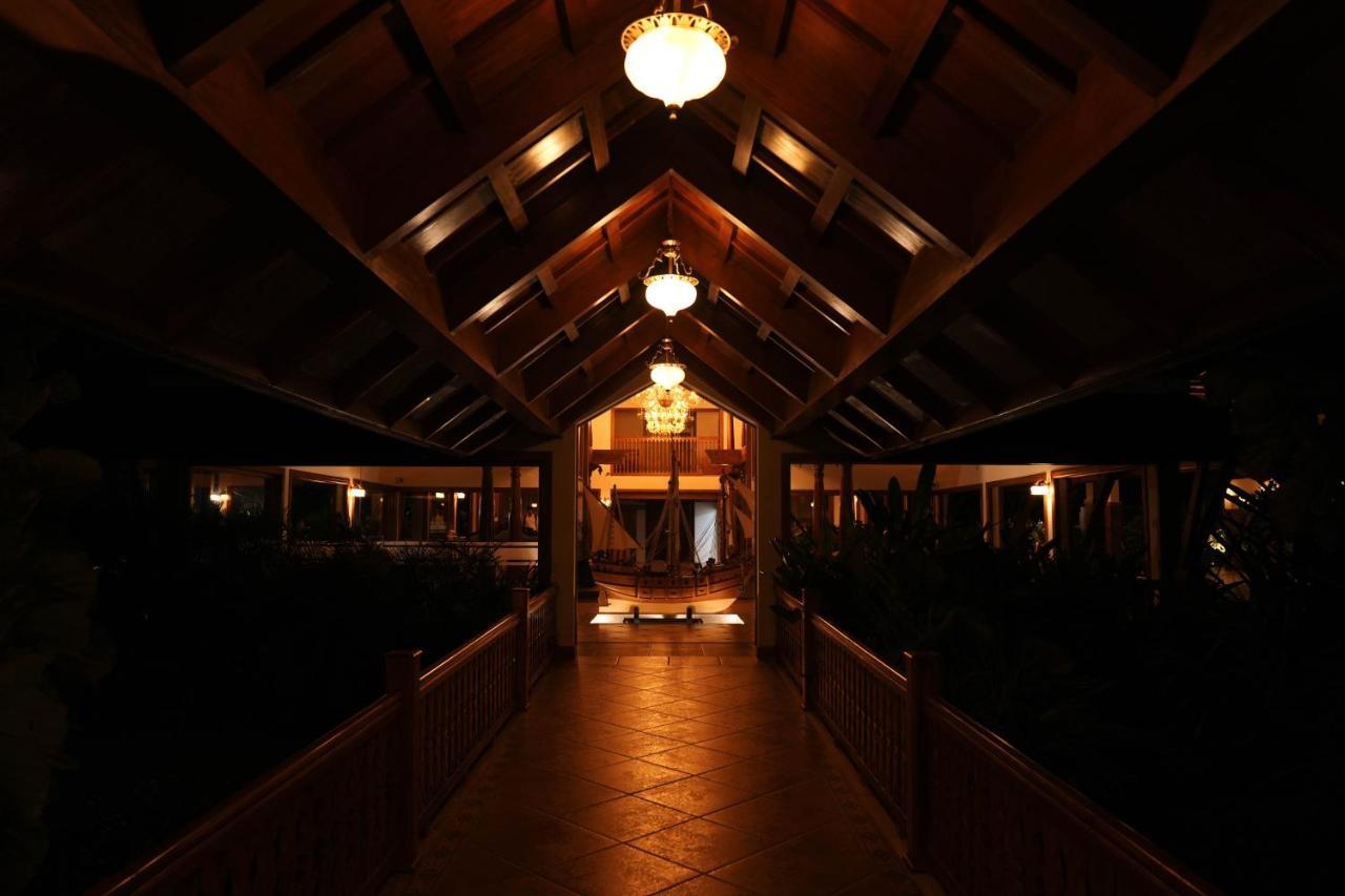 Gokulam Grand Resort & Spa, Кумараком Екстериор снимка