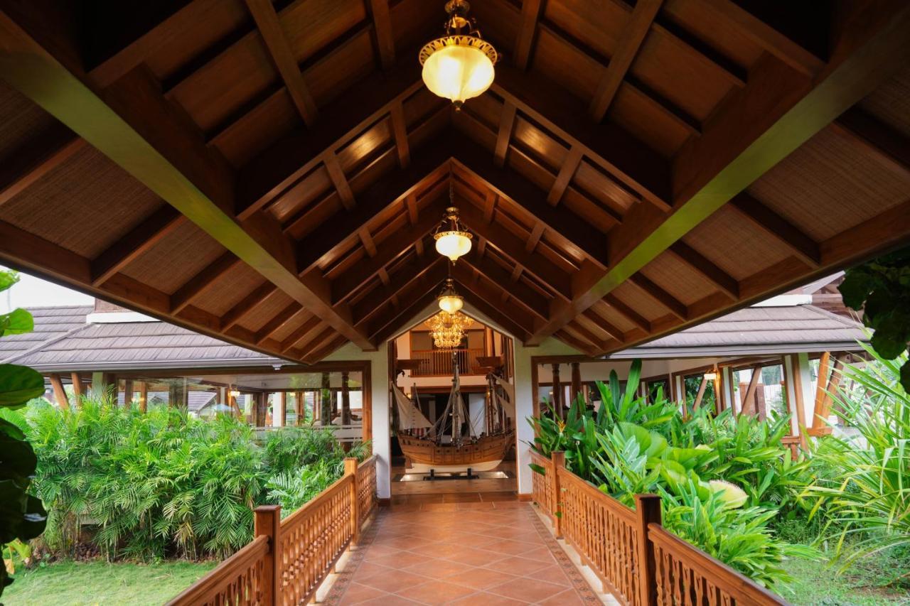 Gokulam Grand Resort & Spa, Кумараком Екстериор снимка